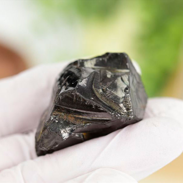 シュンガイト　エリートシュンガイト　ノーブルシュンガイト　シルバーシュンガイト　noble shungite　原石　電磁波　デトックス　浄化　天然石　パワーストーン