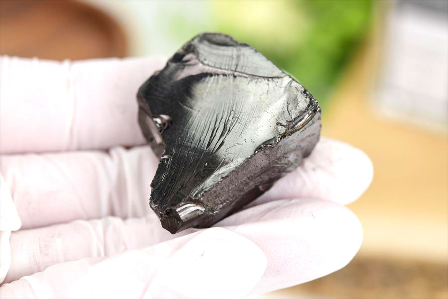 シュンガイト　エリートシュンガイト　ノーブルシュンガイト　シルバーシュンガイト　noble shungite　原石　電磁波　デトックス　浄化　天然石　パワーストーン
