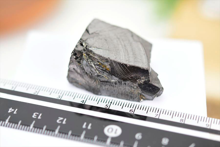シュンガイト　エリートシュンガイト　ノーブルシュンガイト　シルバーシュンガイト　noble shungite　原石　電磁波　デトックス　浄化　天然石　パワーストーン