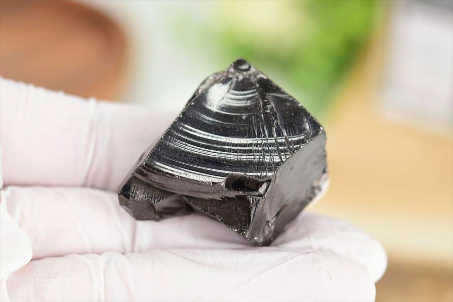 シュンガイト　エリートシュンガイト　ノーブルシュンガイト　シルバーシュンガイト　noble shungite　原石　電磁波　デトックス　浄化　天然石　パワーストーン