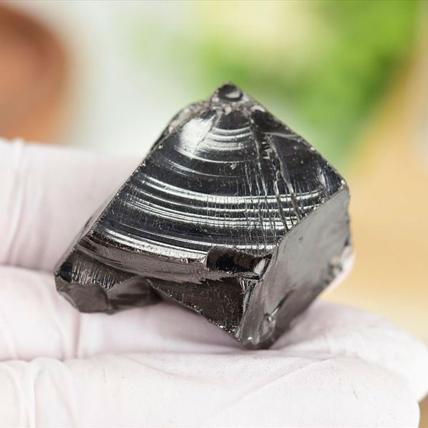 シュンガイト　エリートシュンガイト　ノーブルシュンガイト　シルバーシュンガイト　noble shungite　原石　電磁波　デトックス　浄化　天然石　パワーストーン