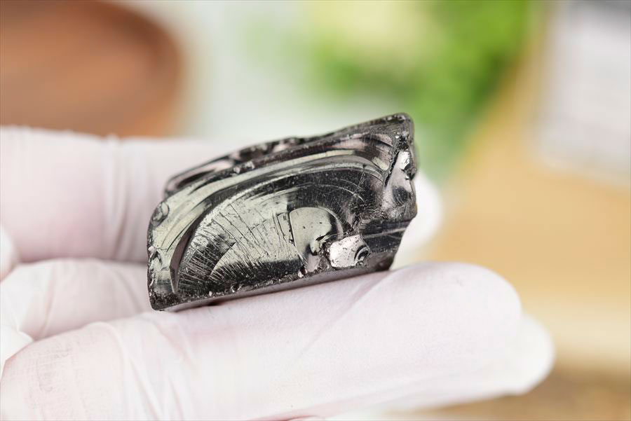 シュンガイト　エリートシュンガイト　ノーブルシュンガイト　シルバーシュンガイト　noble shungite　原石　電磁波　デトックス　浄化　天然石　パワーストーン