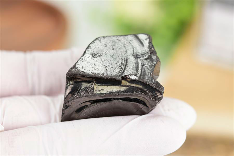 シュンガイト　エリートシュンガイト　ノーブルシュンガイト　シルバーシュンガイト　noble shungite　原石　電磁波　デトックス　浄化　天然石　パワーストーン