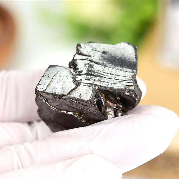 シュンガイト　エリートシュンガイト　ノーブルシュンガイト　シルバーシュンガイト　noble shungite　原石　電磁波　デトックス　浄化　天然石　パワーストーン