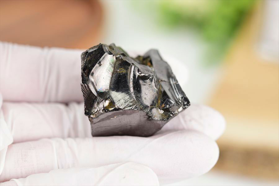 シュンガイト　エリートシュンガイト　ノーブルシュンガイト　シルバーシュンガイト　noble shungite　原石　電磁波　デトックス　浄化　天然石　パワーストーン