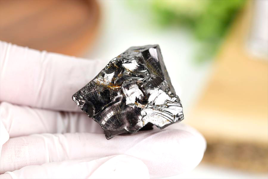シュンガイト　エリートシュンガイト　ノーブルシュンガイト　シルバーシュンガイト　noble shungite　原石　電磁波　デトックス　浄化　天然石　パワーストーン