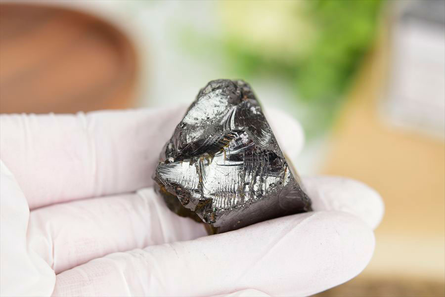 シュンガイト　エリートシュンガイト　ノーブルシュンガイト　シルバーシュンガイト　noble shungite　原石　電磁波　デトックス　浄化　天然石　パワーストーン