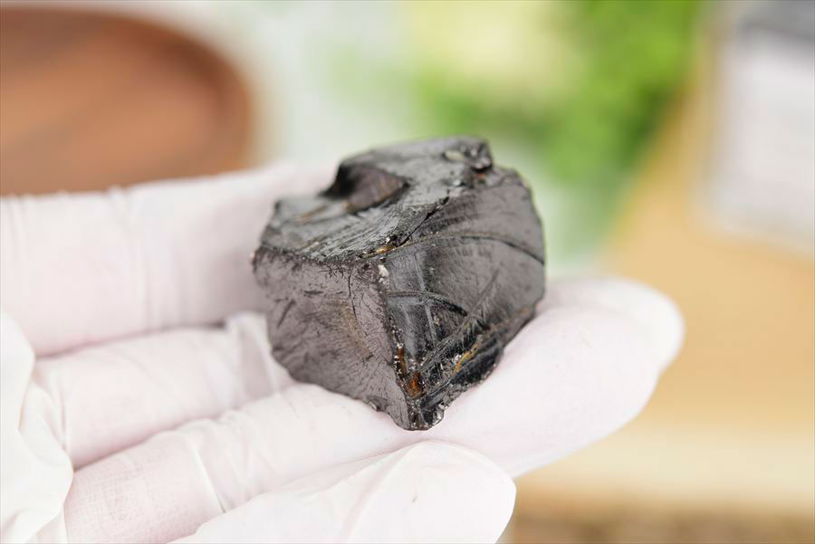 シュンガイト　エリートシュンガイト　ノーブルシュンガイト　シルバーシュンガイト　noble shungite　原石　電磁波　デトックス　浄化　天然石　パワーストーン