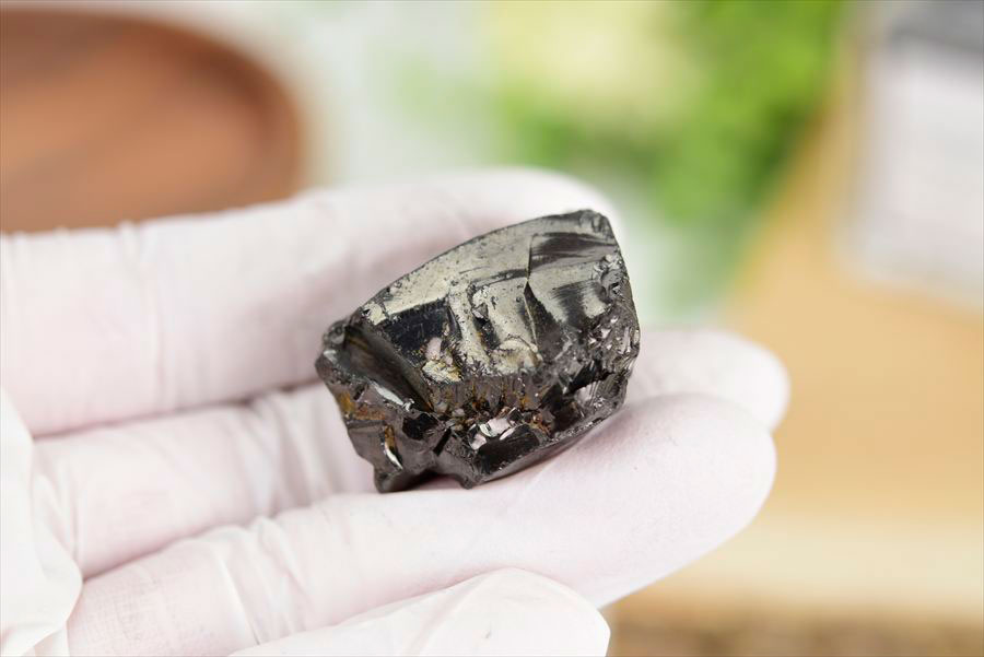 シュンガイト　エリートシュンガイト　ノーブルシュンガイト　シルバーシュンガイト　noble shungite　原石　電磁波　デトックス　浄化　天然石　パワーストーン