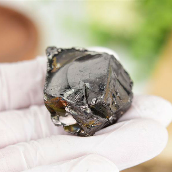シュンガイト　エリートシュンガイト　ノーブルシュンガイト　シルバーシュンガイト　noble shungite　原石　電磁波　デトックス　浄化　天然石　パワーストーン