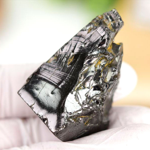 シュンガイト　エリートシュンガイト　ノーブルシュンガイト　シルバーシュンガイト　noble shungite　原石　電磁波　デトックス　浄化　天然石　パワーストーン