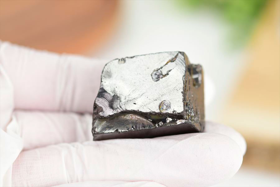 シュンガイト　エリートシュンガイト　ノーブルシュンガイト　シルバーシュンガイト　noble shungite　原石　電磁波　デトックス　浄化　天然石　パワーストーン