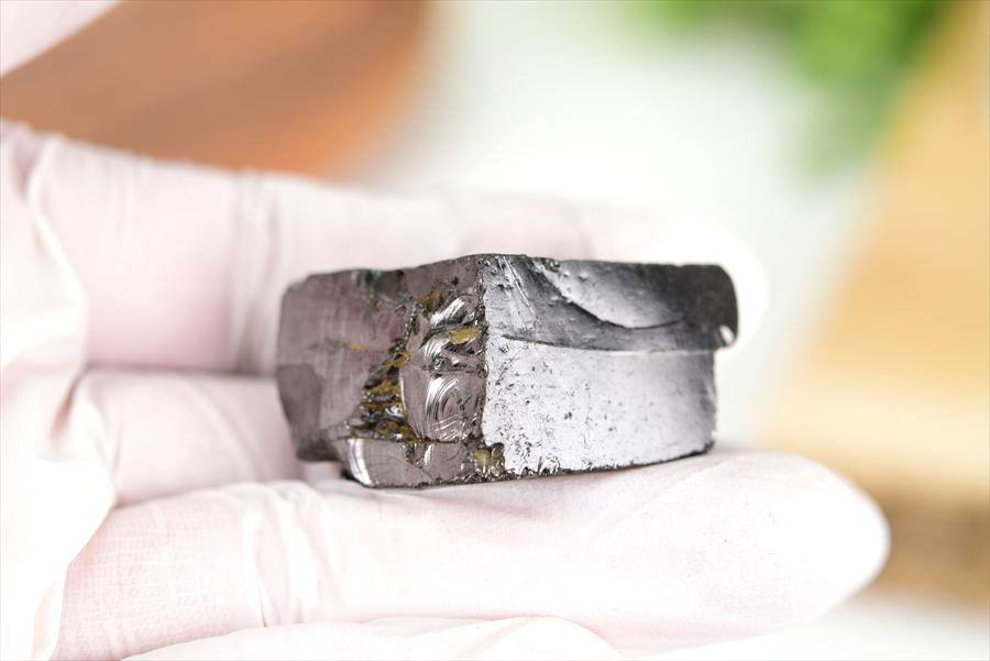 シュンガイト　エリートシュンガイト　ノーブルシュンガイト　シルバーシュンガイト　noble shungite　原石　電磁波　デトックス　浄化　天然石　パワーストーン