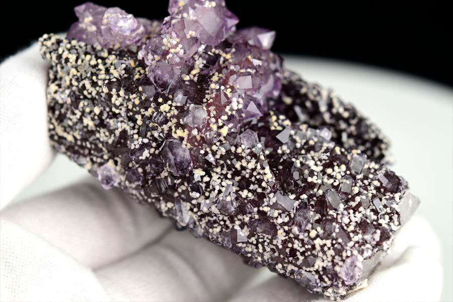 カルサイト 蛍光 ブラックアメジスト calcite covered amethyst アメジストコーティング 方解石 紫水晶 蛍光鉱物 ウルグアイ産