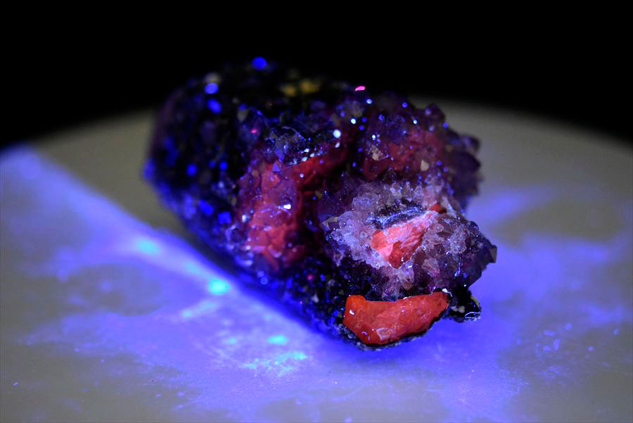 カルサイト 蛍光 ブラックアメジスト calcite covered amethyst アメジストコーティング 方解石 紫水晶 蛍光鉱物 ウルグアイ産