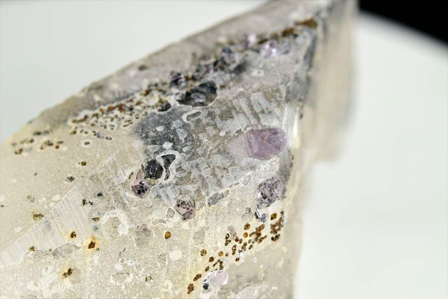 カルサイト 蛍光 アメジスト calcite amethyst ゲーサイト 方解石 紫水晶 蛍光鉱物 ウルグアイ産