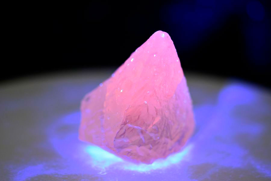 蛍光 カルサイト 単結晶 ポイント calcite 方解石 蛍光鉱物 ウルグアイ産