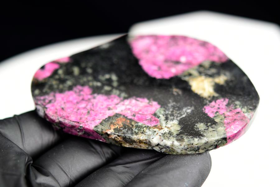 ロシア産　ユーディアライト　ユージアル石　Eudialyte　丸玉　置物　スフィア　天然石　パワーストーン