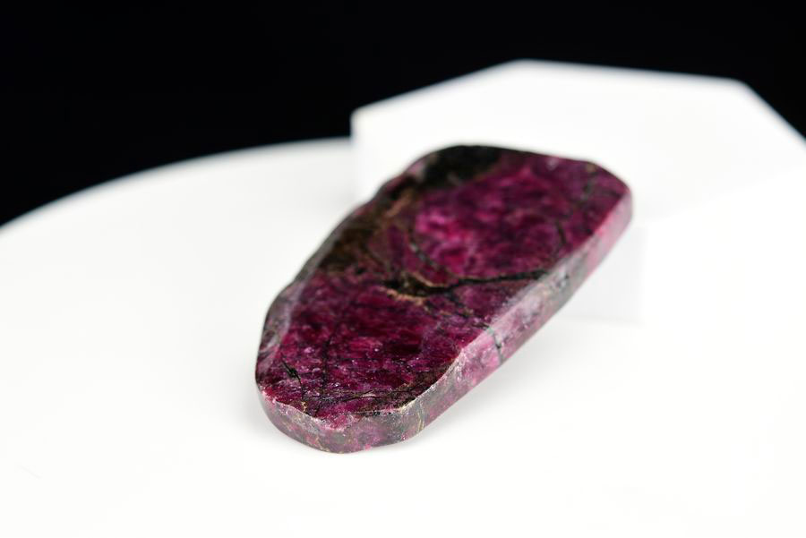 ロシア産　ユーディアライト　ユージアル石　Eudialyte　丸玉　置物　スフィア　天然石　パワーストーン