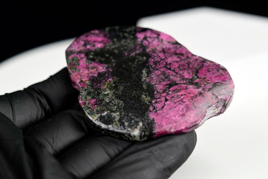 ロシア産　ユーディアライト　ユージアル石　Eudialyte　丸玉　置物　スフィア　天然石　パワーストーン
