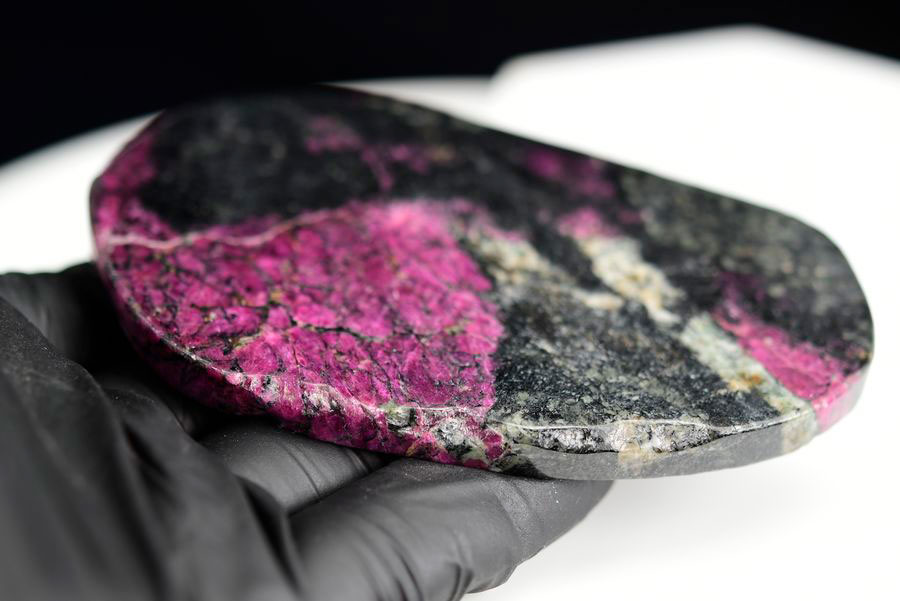 ロシア産　ユーディアライト　ユージアル石　Eudialyte　丸玉　置物　スフィア　天然石　パワーストーン