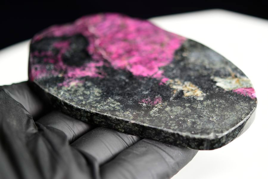 ロシア産　ユーディアライト　ユージアル石　Eudialyte　丸玉　置物　スフィア　天然石　パワーストーン