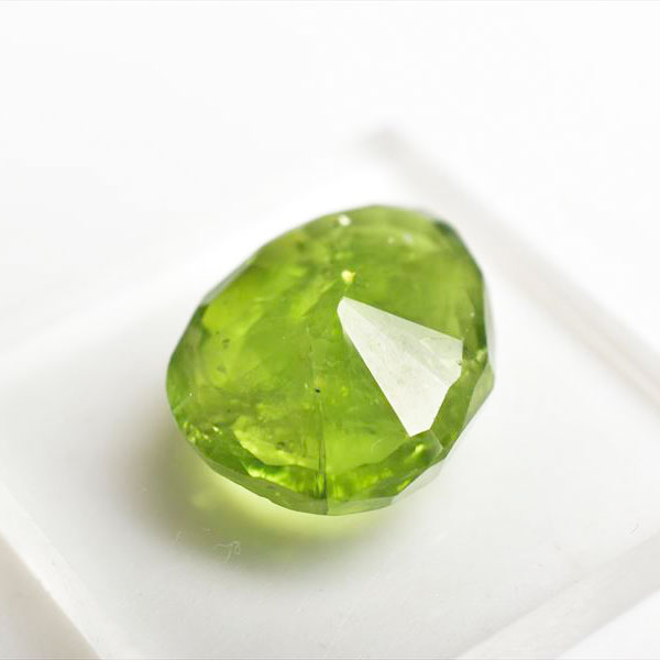 ペリドット　peridot　8月誕生石　ルース　カボション　タンブル　マクラメ　天然石　パワーストーン