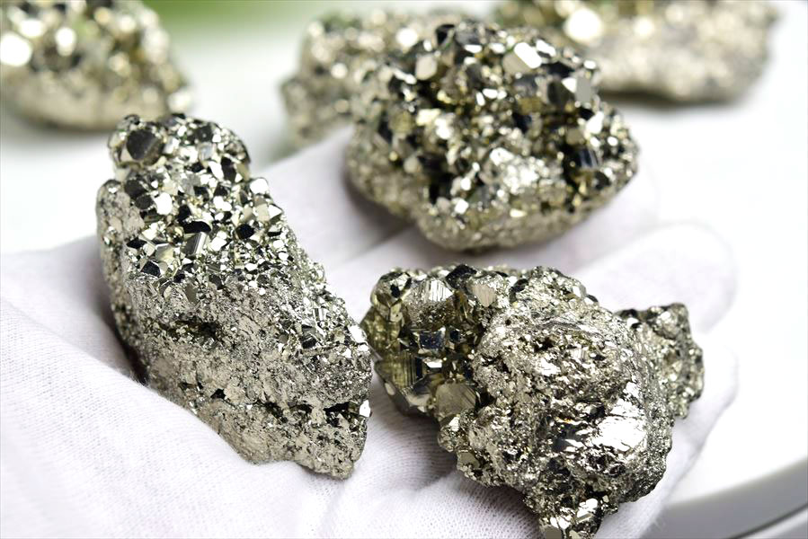 ペルー産　ワンサラ　パイライト　原石　クラスター　黄鉄鉱　Huanzala Huallanca Pyrite　天然石　パワーストーン