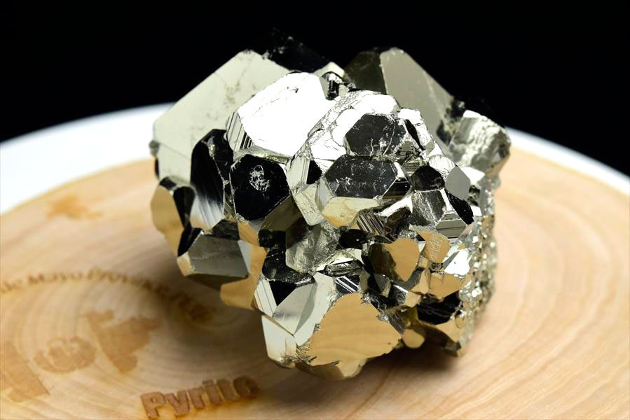 ペルー産　ワンサラ　パイライト　原石　クラスター　黄鉄鉱　Huanzala Huallanca Pyrite　天然石　パワーストーン