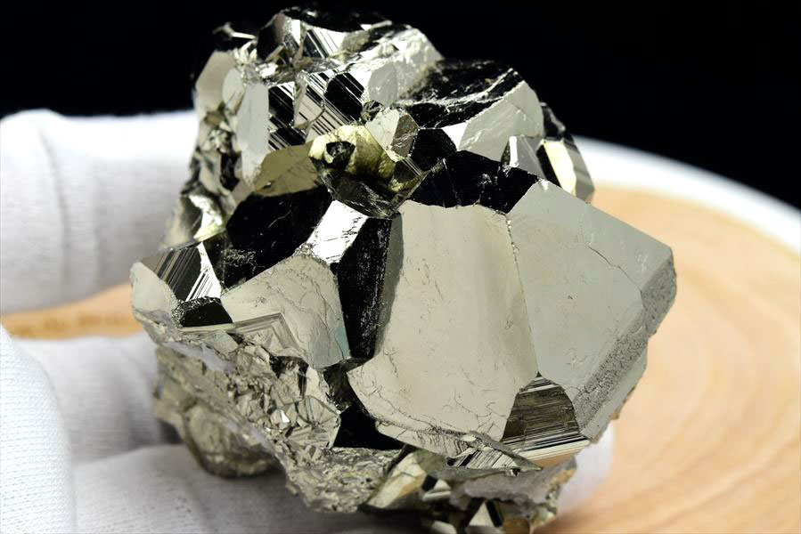 ペルー産　ワンサラ　パイライト　原石　クラスター　黄鉄鉱　Huanzala Huallanca Pyrite　天然石　パワーストーン