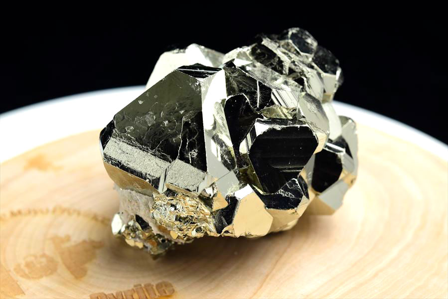 ペルー産　ワンサラ　パイライト　原石　クラスター　黄鉄鉱　Huanzala Huallanca Pyrite　天然石　パワーストーン