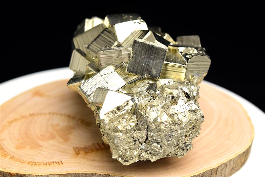 ペルー産　ワンサラ　パイライト　原石　クラスター　立方体結晶　黄鉄鉱　Huanzala Huallanca Pyrite　天然石　パワーストーン