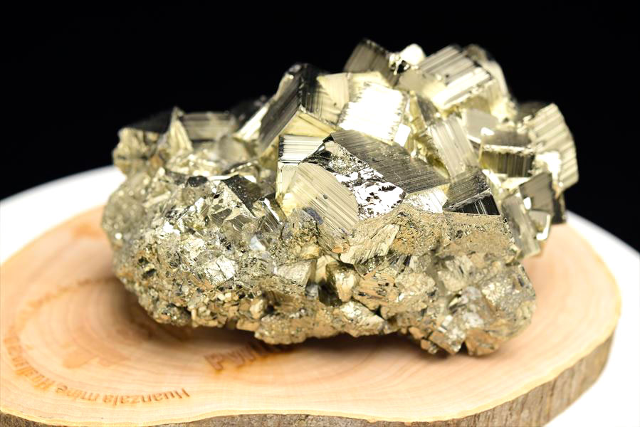 ペルー産　ワンサラ　パイライト　原石　クラスター　立方体結晶　黄鉄鉱　Huanzala Huallanca Pyrite　天然石　パワーストーン