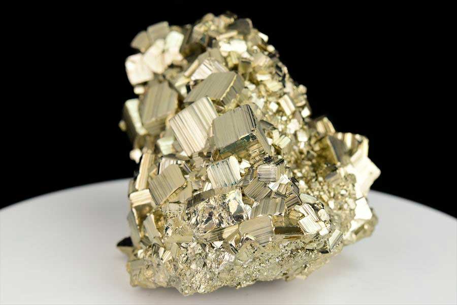 取扱量・品質は業界トップクラス｜パイライト（黄鉄鉱）クラスター原石