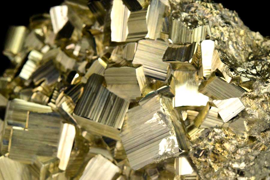 ペルー産　ワンサラ　パイライト　原石　鉱物　黄鉄鉱　 Huanzala　Pyrite　天然石　パワーストーン