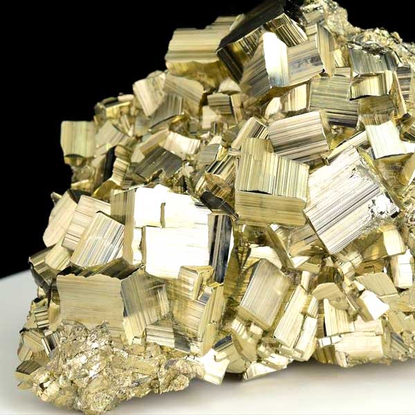 エクストラグレード ワンサラ鉱山産キューブ型結晶クラスター