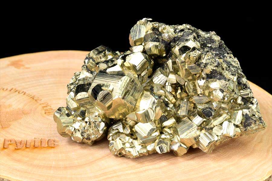 ペルー産　ワンサラ　パイライト　原石　鉱物　黄鉄鉱　 Huanzala　Pyrite　天然石　パワーストーン