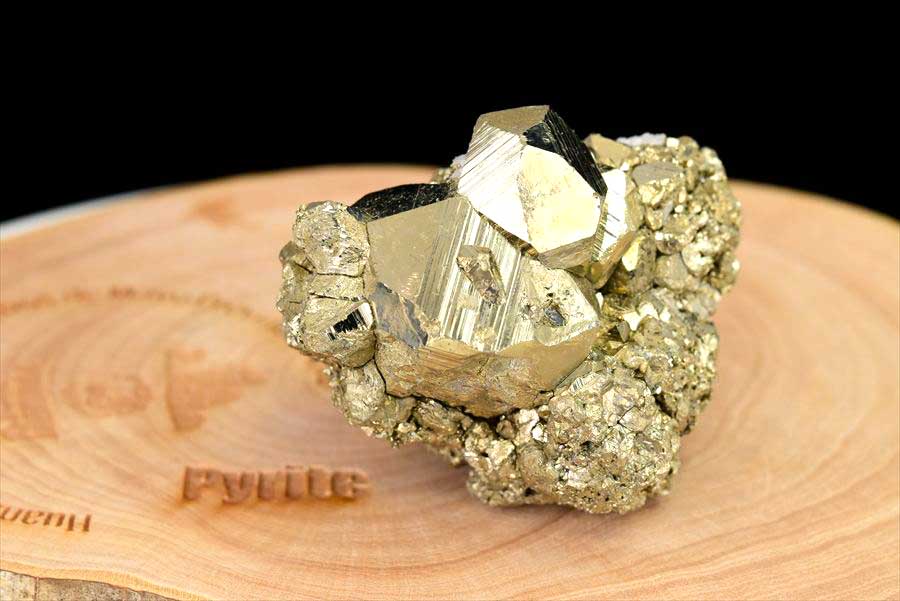 ペルー産　ワンサラ　パイライト　原石　鉱物　黄鉄鉱　 Huanzala　Pyrite　天然石　パワーストーン