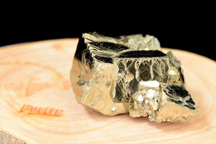 ペルー産　パイライト 原石　　黄鉄鉱　パイライト クラスター　約4500g以上 パイライト クラスター (約30〜50g前後) 原石 黄鉄鉱 ペルー