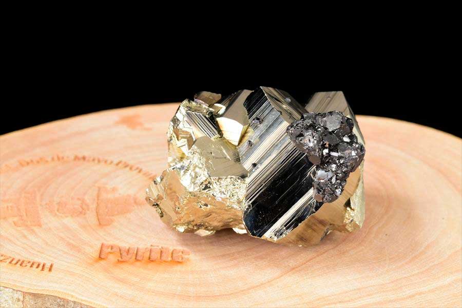 ペルー産　ワンサラ　パイライト　原石　鉱物　黄鉄鉱　 Huanzala　Pyrite　天然石　パワーストーン