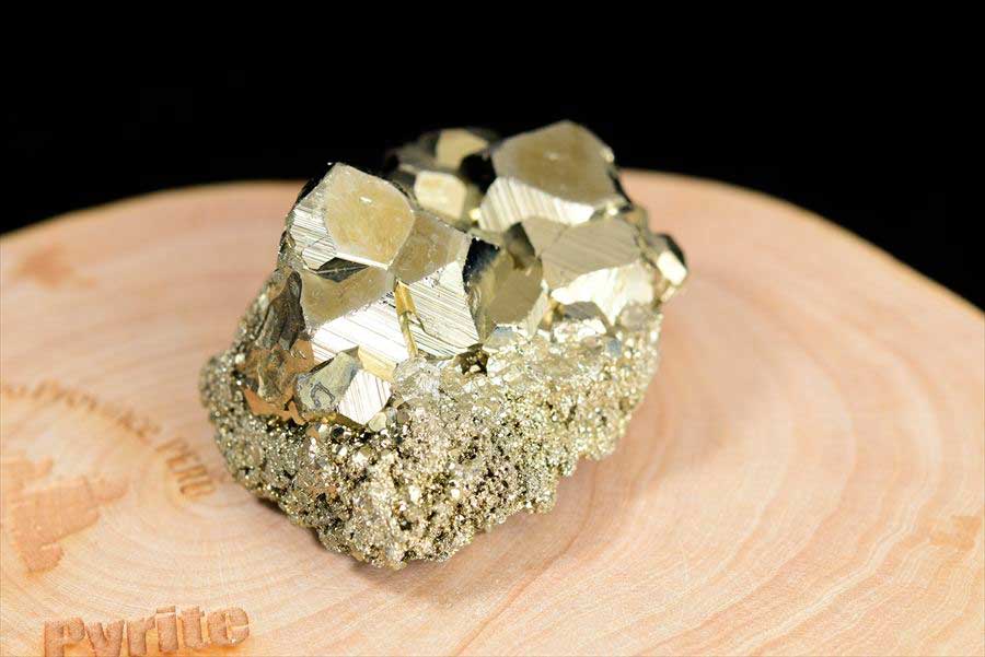 ペルー産　ワンサラ　パイライト　原石　鉱物　黄鉄鉱　 Huanzala　Pyrite　天然石　パワーストーン