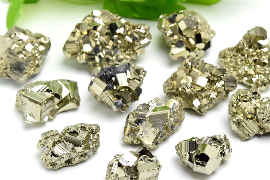 ペルー産　ワンサラ　パイライト　原石　クラスター　黄鉄鉱　Huanzala Huallanca Pyrite　天然石　パワーストーン