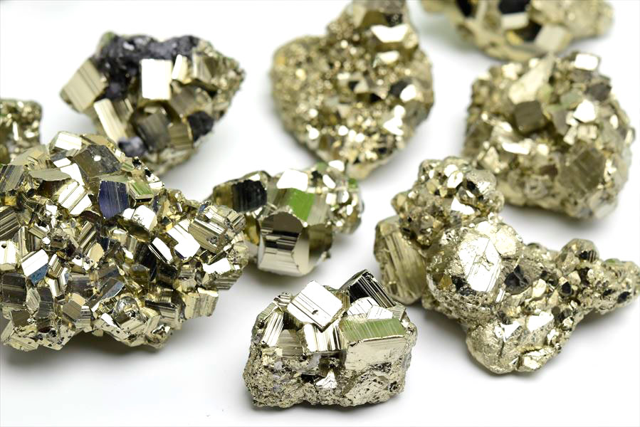 ペルー産　ワンサラ　パイライト　原石　クラスター　黄鉄鉱　Huanzala Huallanca Pyrite　天然石　パワーストーン