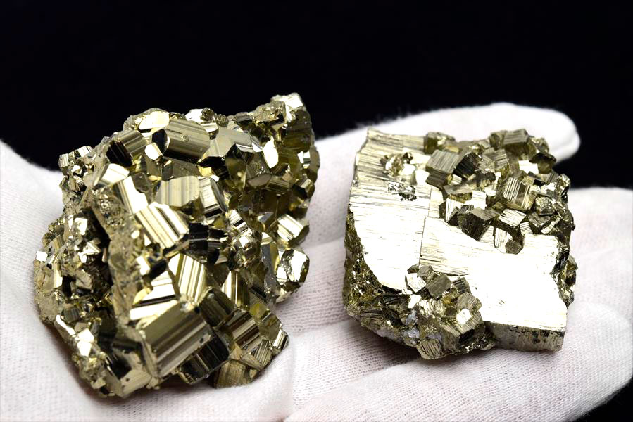 ペルー産　ワンサラ　パイライト　原石　クラスター　黄鉄鉱　Huanzala Huallanca Pyrite　天然石　パワーストーン