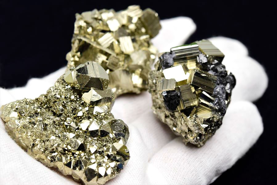 ペルー産　ワンサラ　パイライト　原石　クラスター　黄鉄鉱　Huanzala Huallanca Pyrite　天然石　パワーストーン