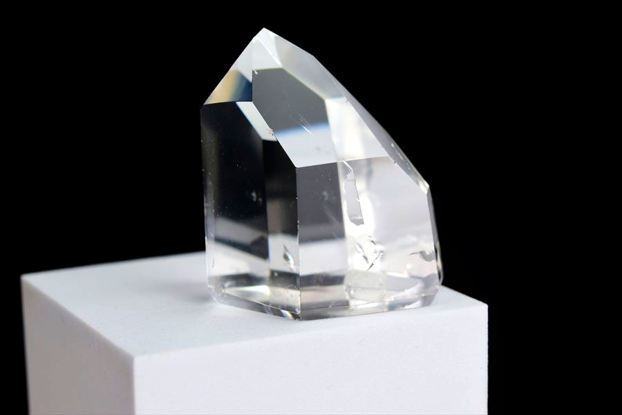 水晶　ポイント　六角柱　ブラジル　ポンペウ産　天然水晶　透明　置物　インテリア　浄化　天然石　パワーストーン