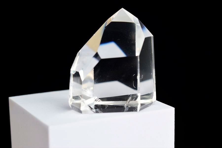水晶　ポイント　六角柱　ブラジル　ポンペウ産　天然水晶　透明　置物　インテリア　浄化　天然石　パワーストーン