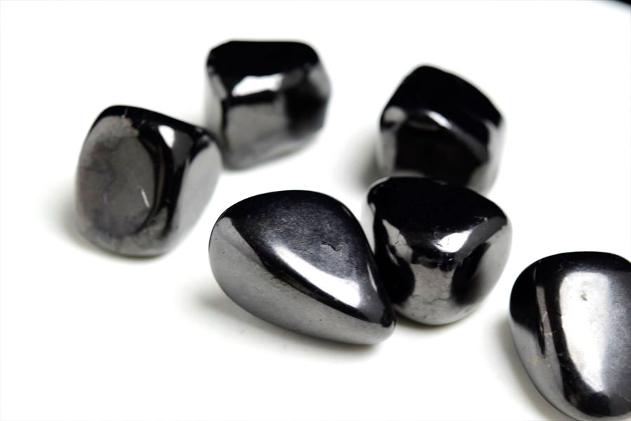 シュンガイト　shungite　ロシア産　シュンガ石　磨き石　タンブル　電磁波対策　デジタルデトックス　天然石　パワーストーン