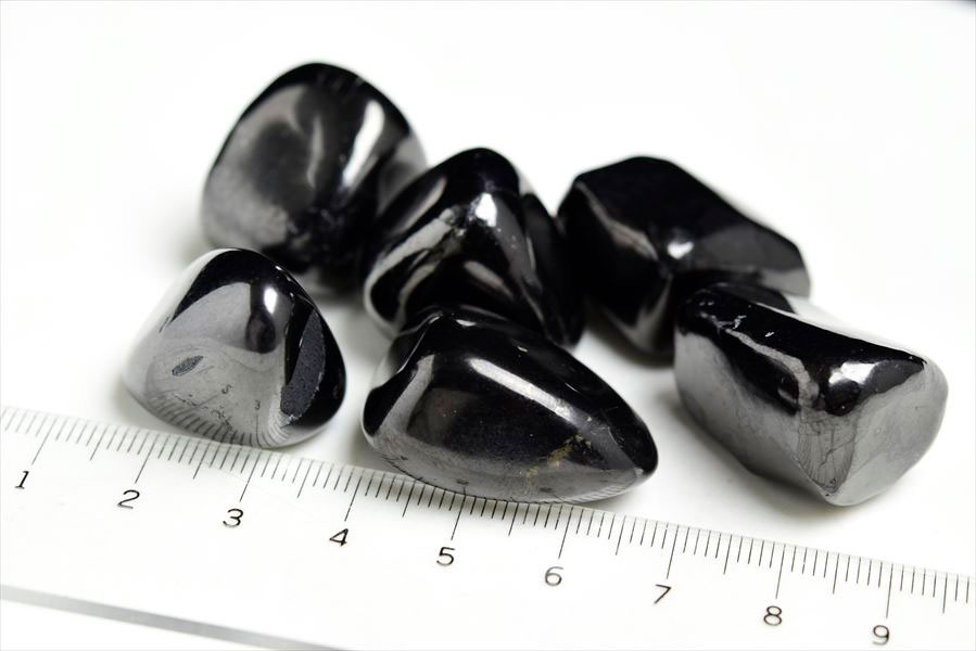 シュンガイト　shungite　ロシア産　シュンガ石　磨き石　タンブル　電磁波対策　デジタルデトックス　天然石　パワーストーン