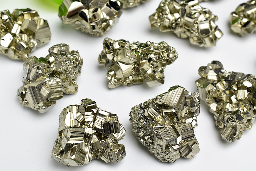 ペルー産　ワンサラ　パイライト　原石　クラスター　黄鉄鉱　Huanzala Huallanca Pyrite　天然石　パワーストーン